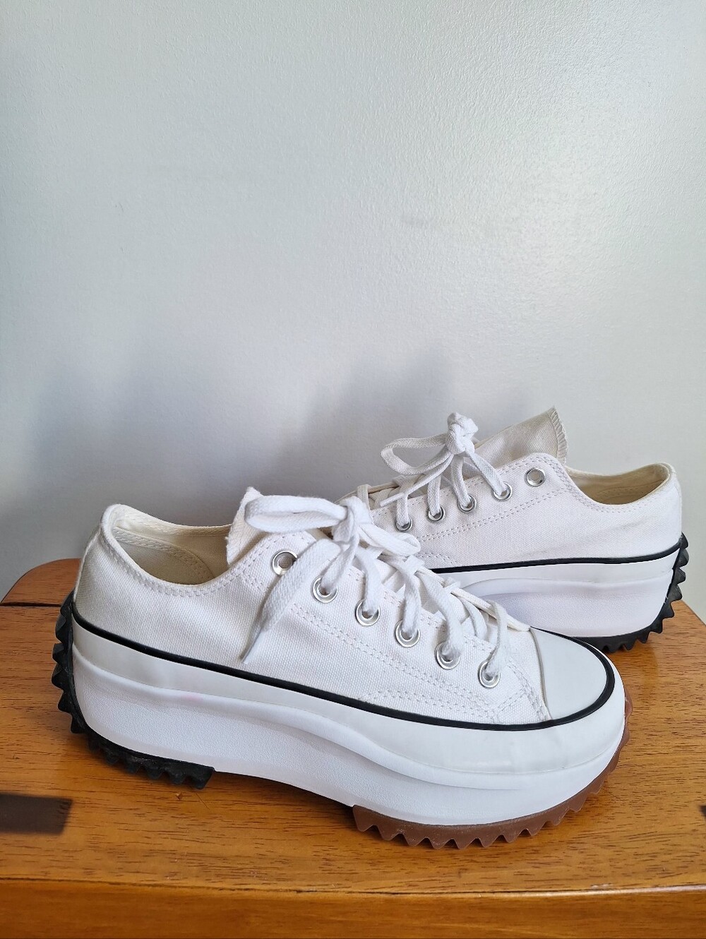 Converse Run Star Hike Low Platform Women's White Size 7 - Picture 2 of 11
